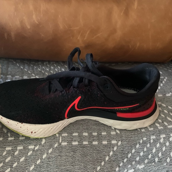 Nike - Men's React Infinity Run Flyknit 3 - Picture 5 of 8